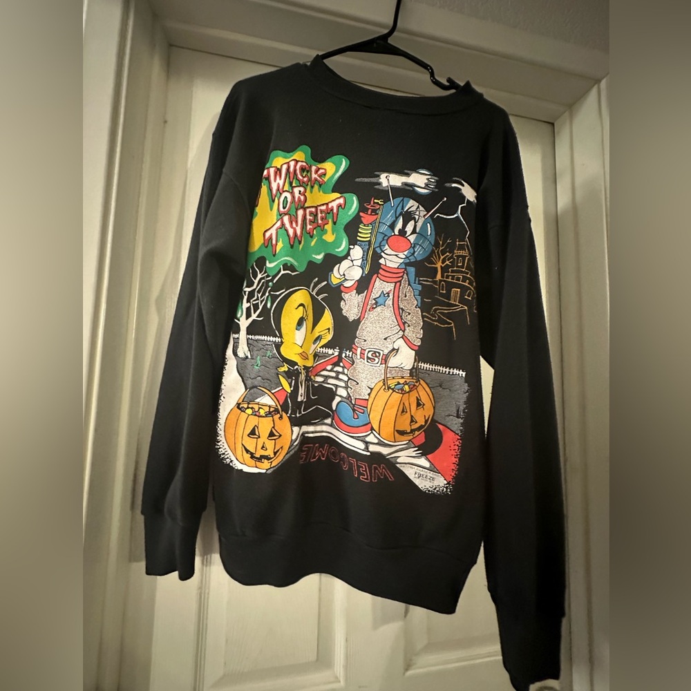 1994 Tultex looney Toons Halloween sweatshirt